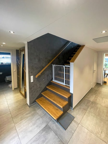 Kreative Wandgestaltung in einem Privathaushalt